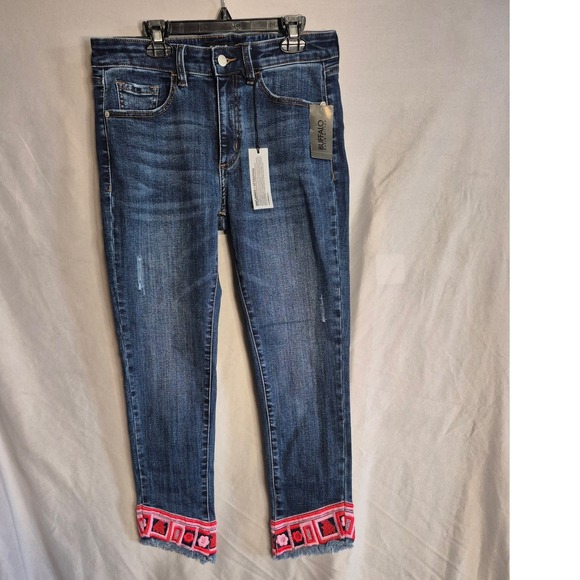 Buffalo Jeans Hope Crop Curvy Fit Skinny Embroidered Hem Size 30 - Picture 1 of 4